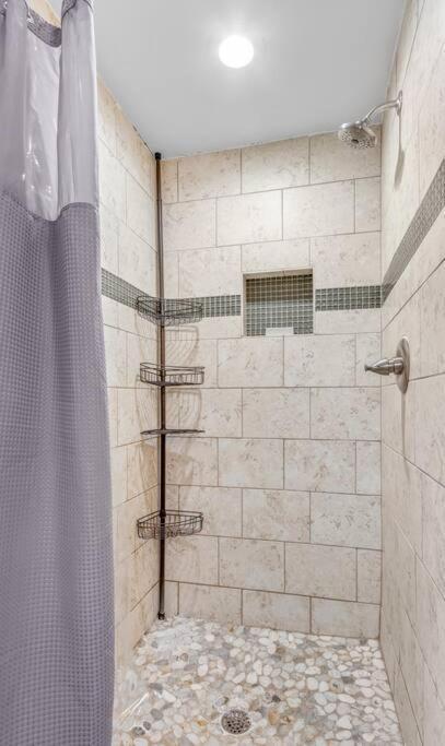Family Style 5Br Home Mins From Buckroe Beach Hampton Dış mekan fotoğraf